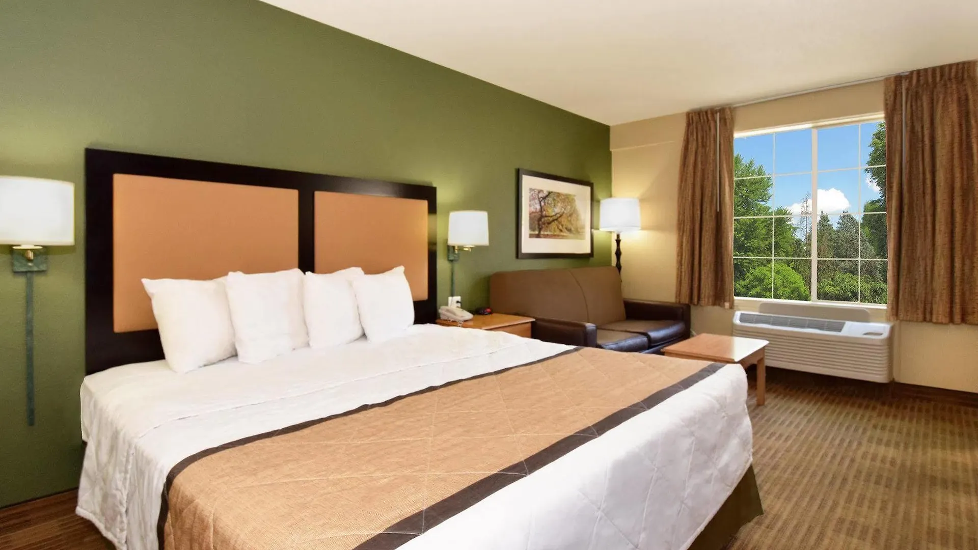 Extended Stay America Select Suites - Tampa - North Airport Hotel